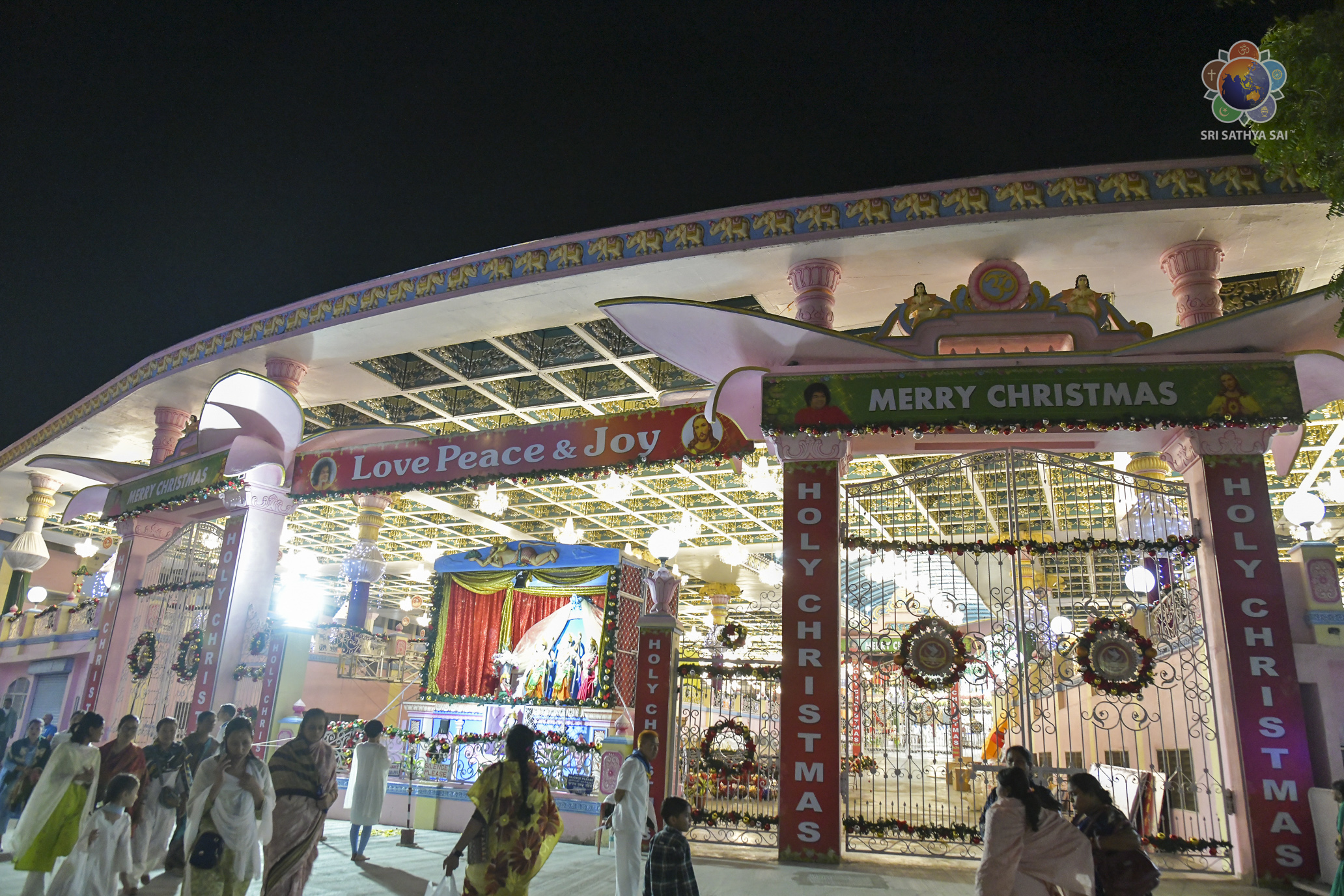 Christmas Decorations at Prasanthi Nilayam Dec 22, 2023