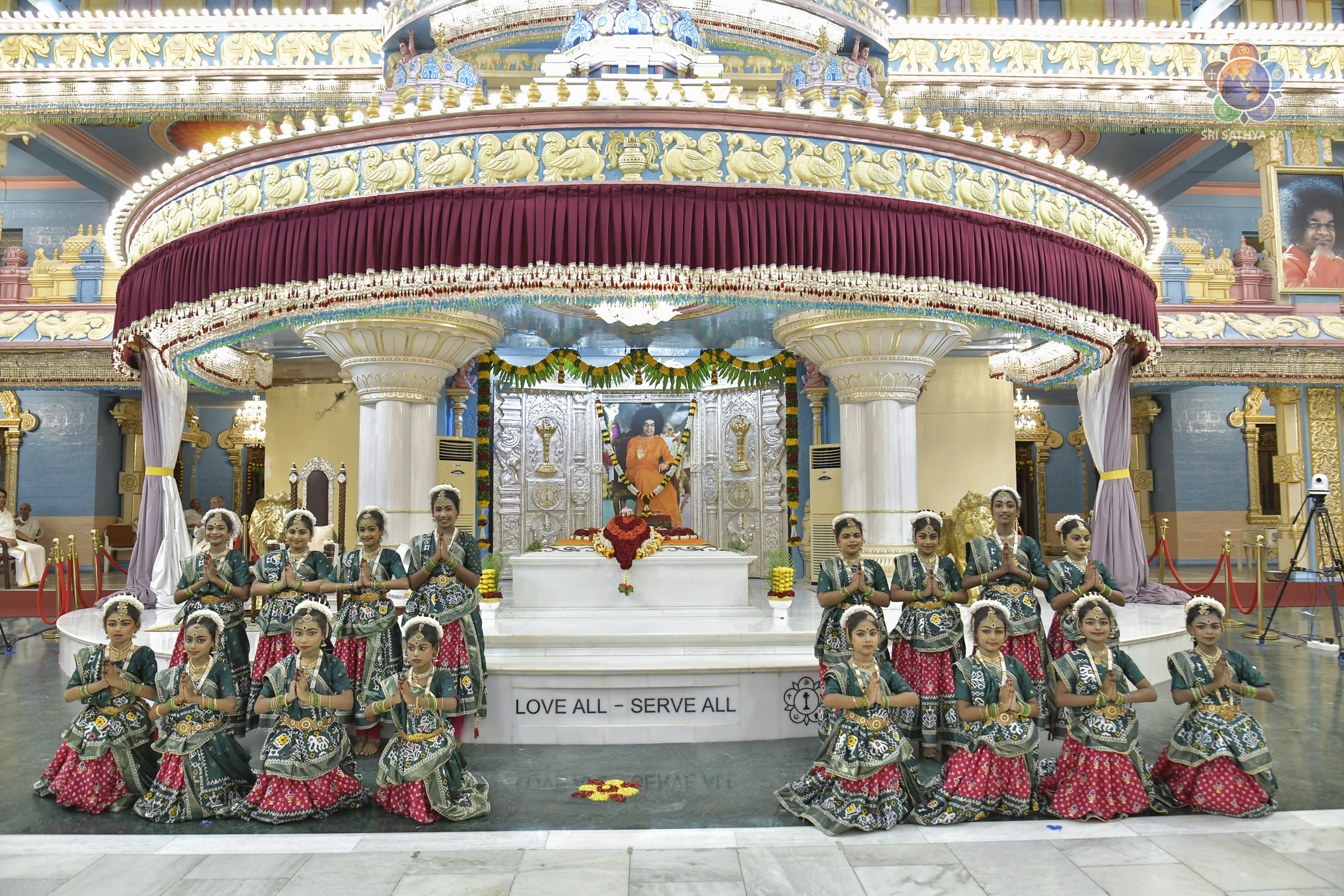 Poornavatari Sri Sathya Sai - Dance Presentation by the Bal Vikas ...